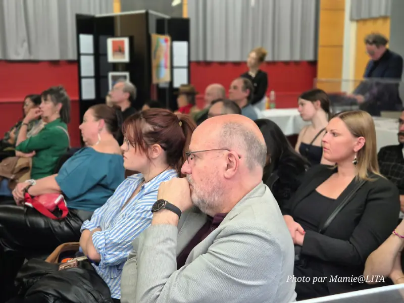 Conférence Résister par l'art à la Maison des étudiants canadiens, Paris.