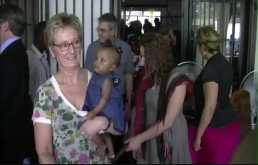 Une du magazine Ébène Magazine, édition papier 2022- Décryptage de l'actualité en Afrique Centrale.