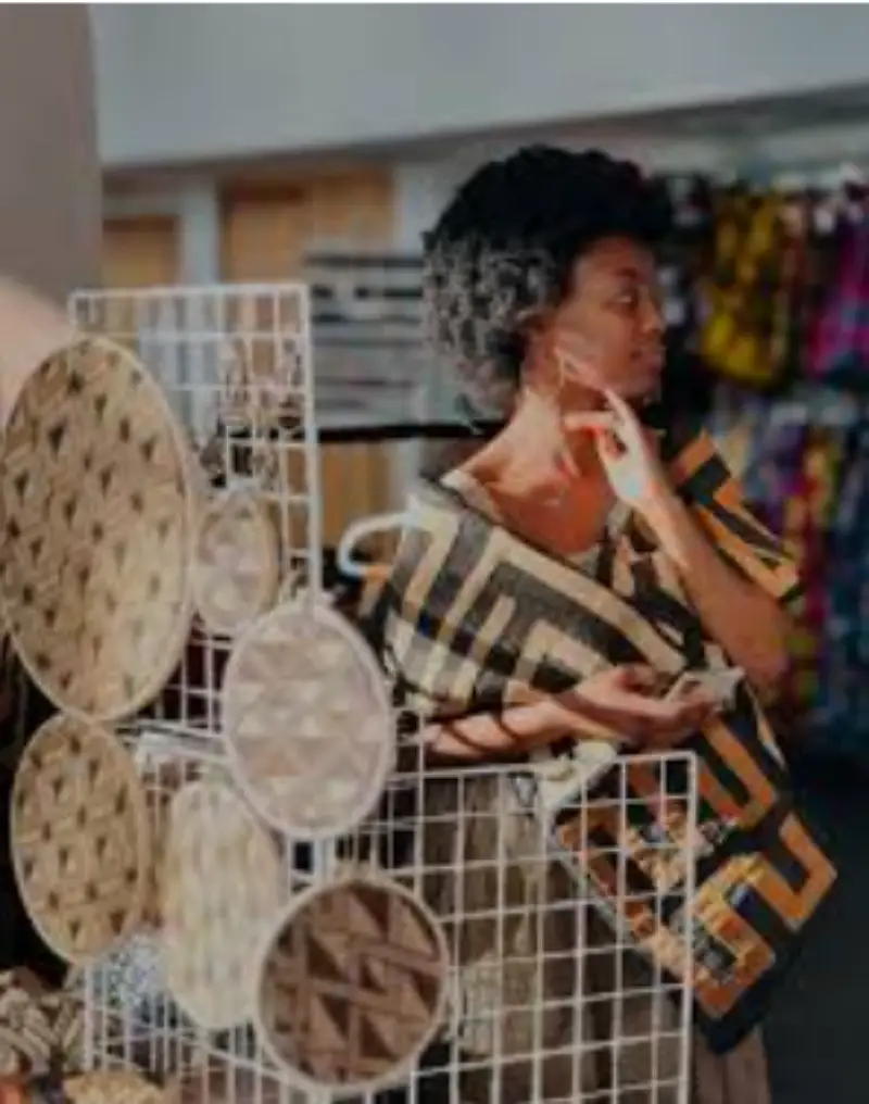 Couverture de l'un des premiers numéros d'Ébène Magazine, prés de30 d'archives et d'actualité africaine.