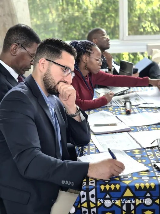Aminata Bomba, promotrice du projet Élite et High Water System, présente la phytoépuration par plantes locales lors de la Semaine Africaine de l'UNESCO 2026 à Paris.